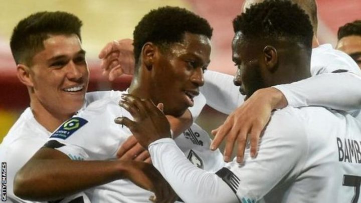 Lille beat Lens to move closer to clinching title in France